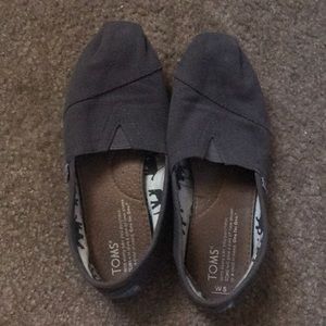 Grey Toms